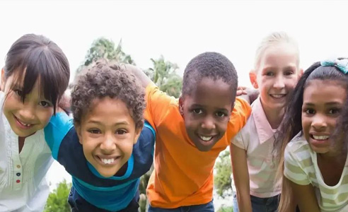 چگونه به فرزند خود دوست یابی را آموزش دهیم؟